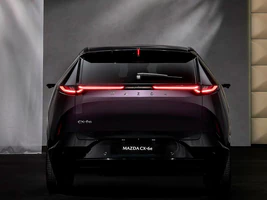 traseira novo mazda cx-6e